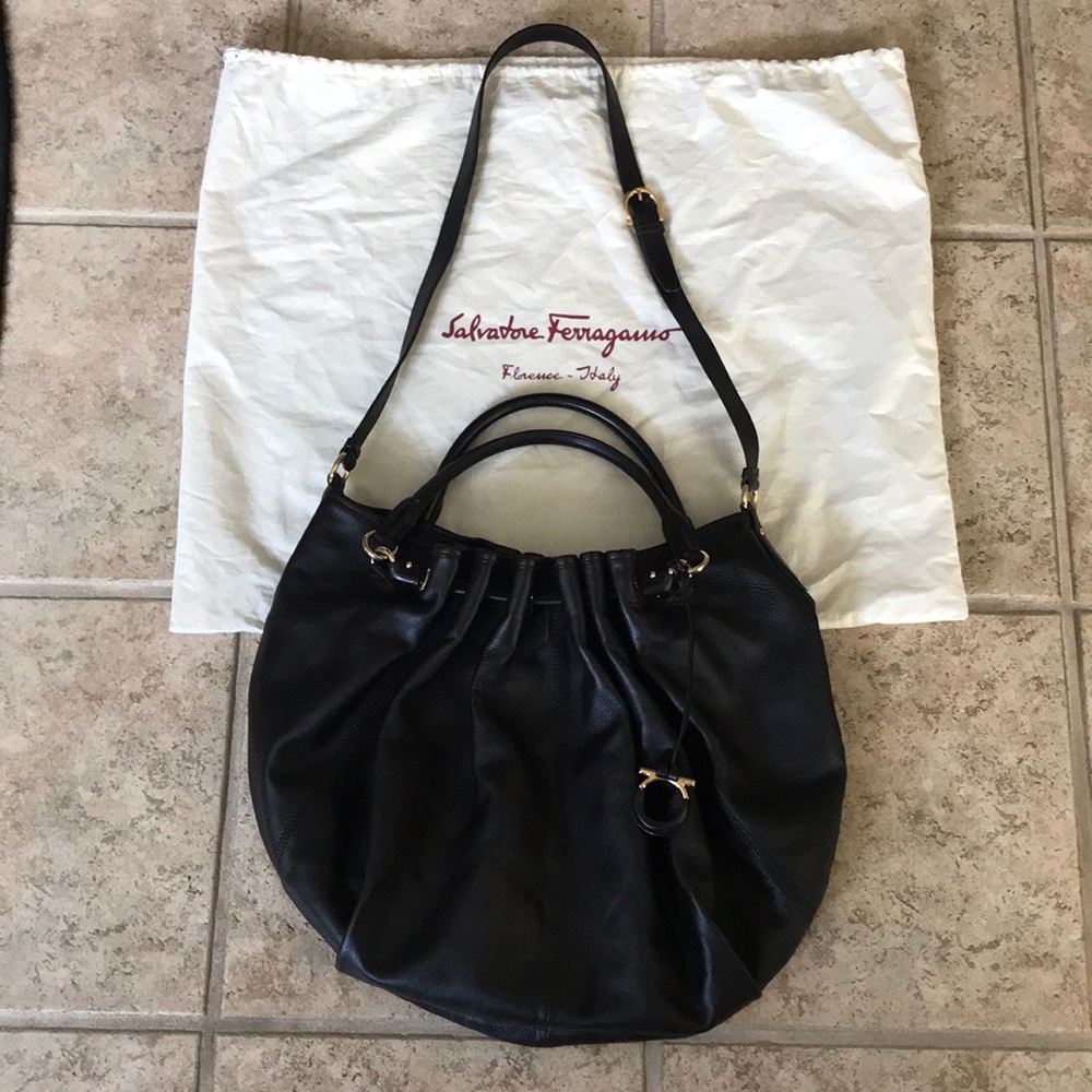 Ferragamo handbag- like new (gently used)!